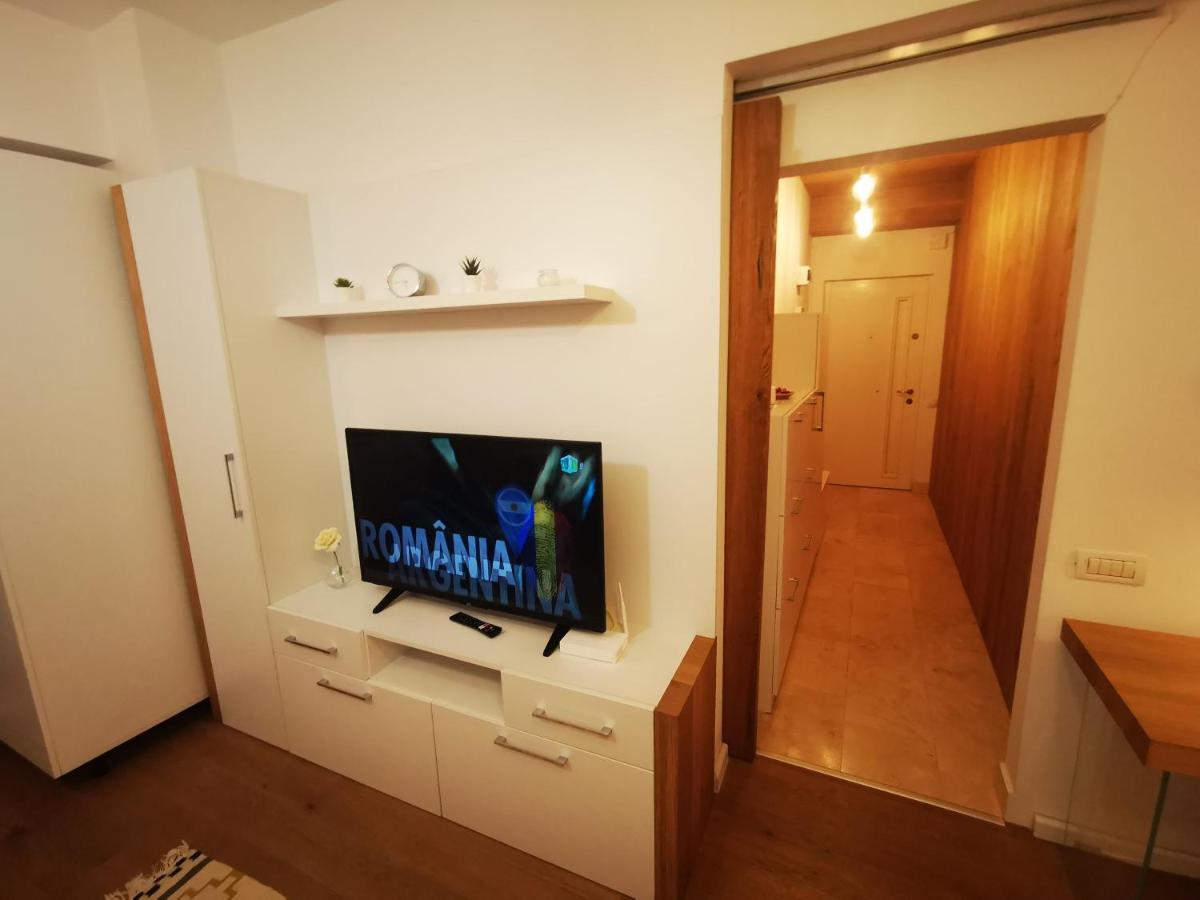 Отель Diana'S Place Downtown Бухарест Экстерьер фото